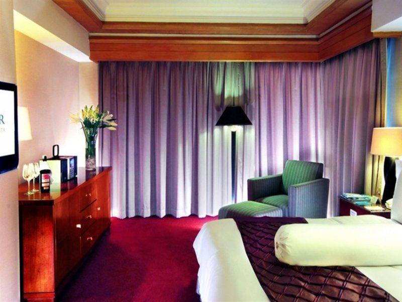 Le Grandeur Mangga Dua Hotel Jakarta Exterior foto