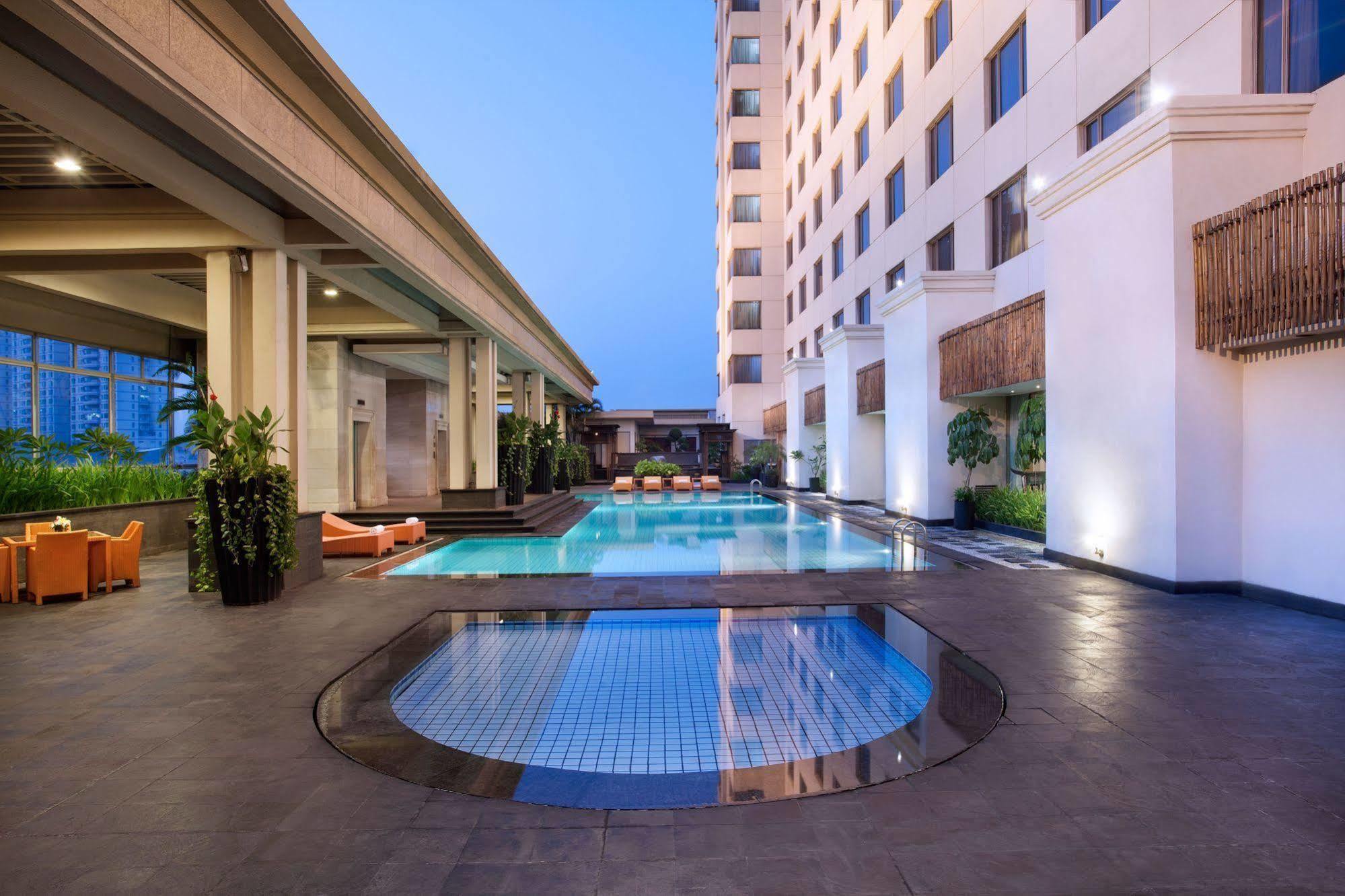 Le Grandeur Mangga Dua Hotel Jakarta Exterior foto
