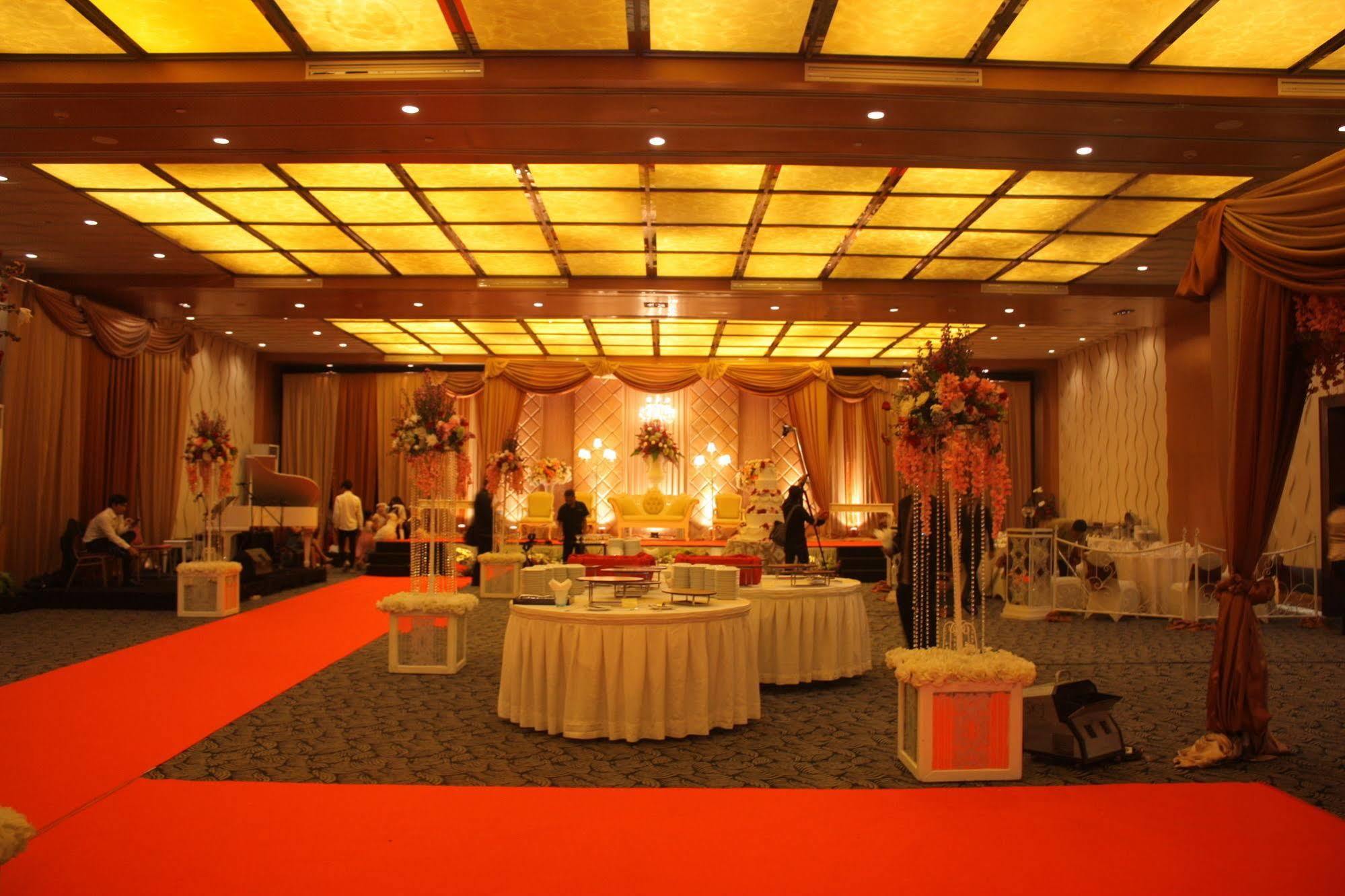 Le Grandeur Mangga Dua Hotel Jakarta Exterior foto