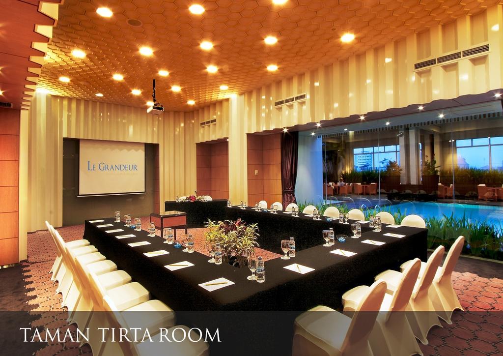 Le Grandeur Mangga Dua Hotel Jakarta Exterior foto